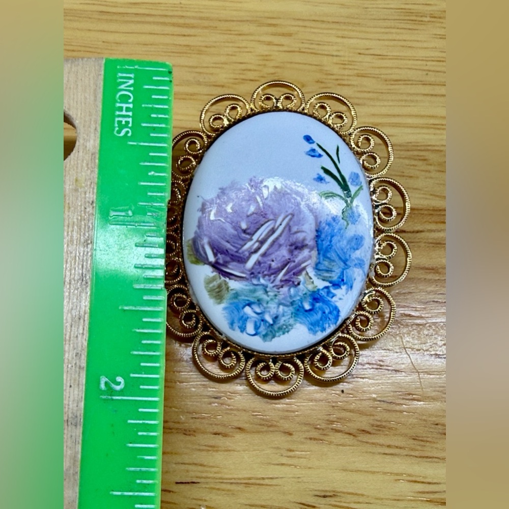 Stunning ceramic Japan Floral Brooch with Gold Filigree - Picture 4 of 5